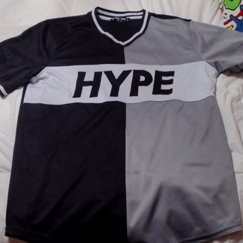 Large hype shirt half grey half black